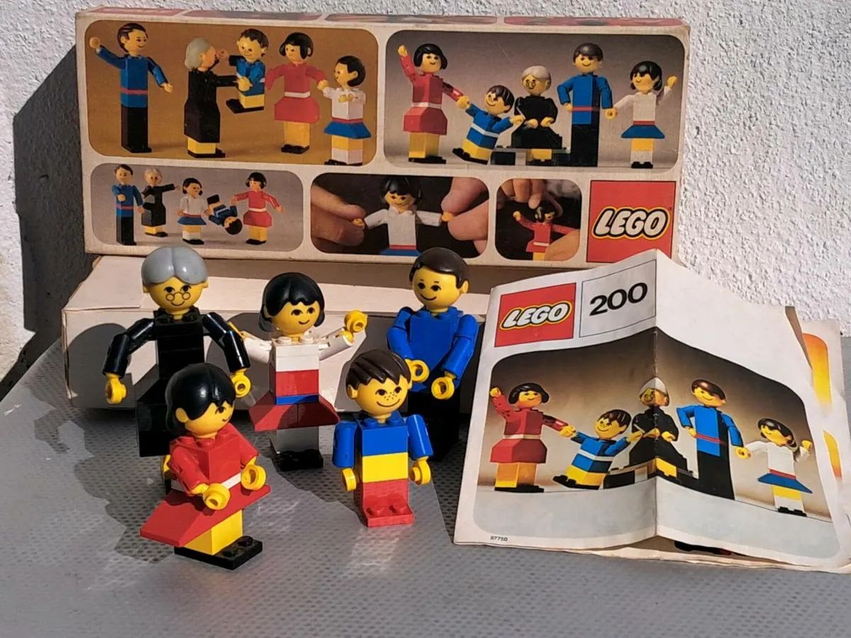 Lego Vintage 200: Family 5 figure Set (1974) - Image 3