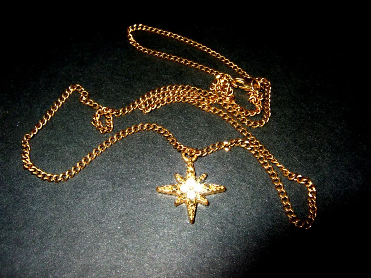 Vintage Hallmarked 9ct Necklace & Estrella Charm - Image 3