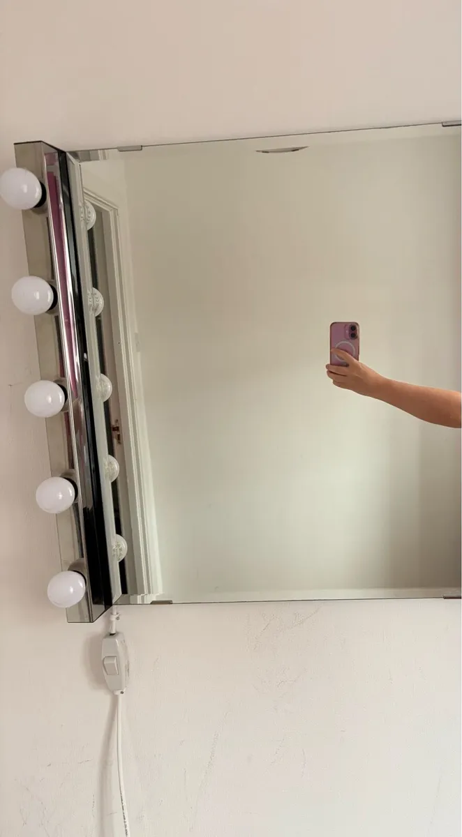 LED mirror house - Image 3