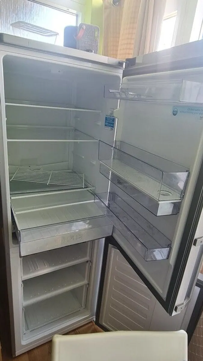 fridge freezer - Image 3