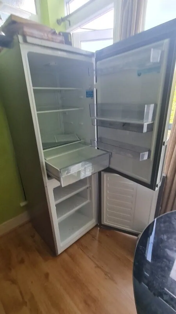 fridge freezer - Image 4
