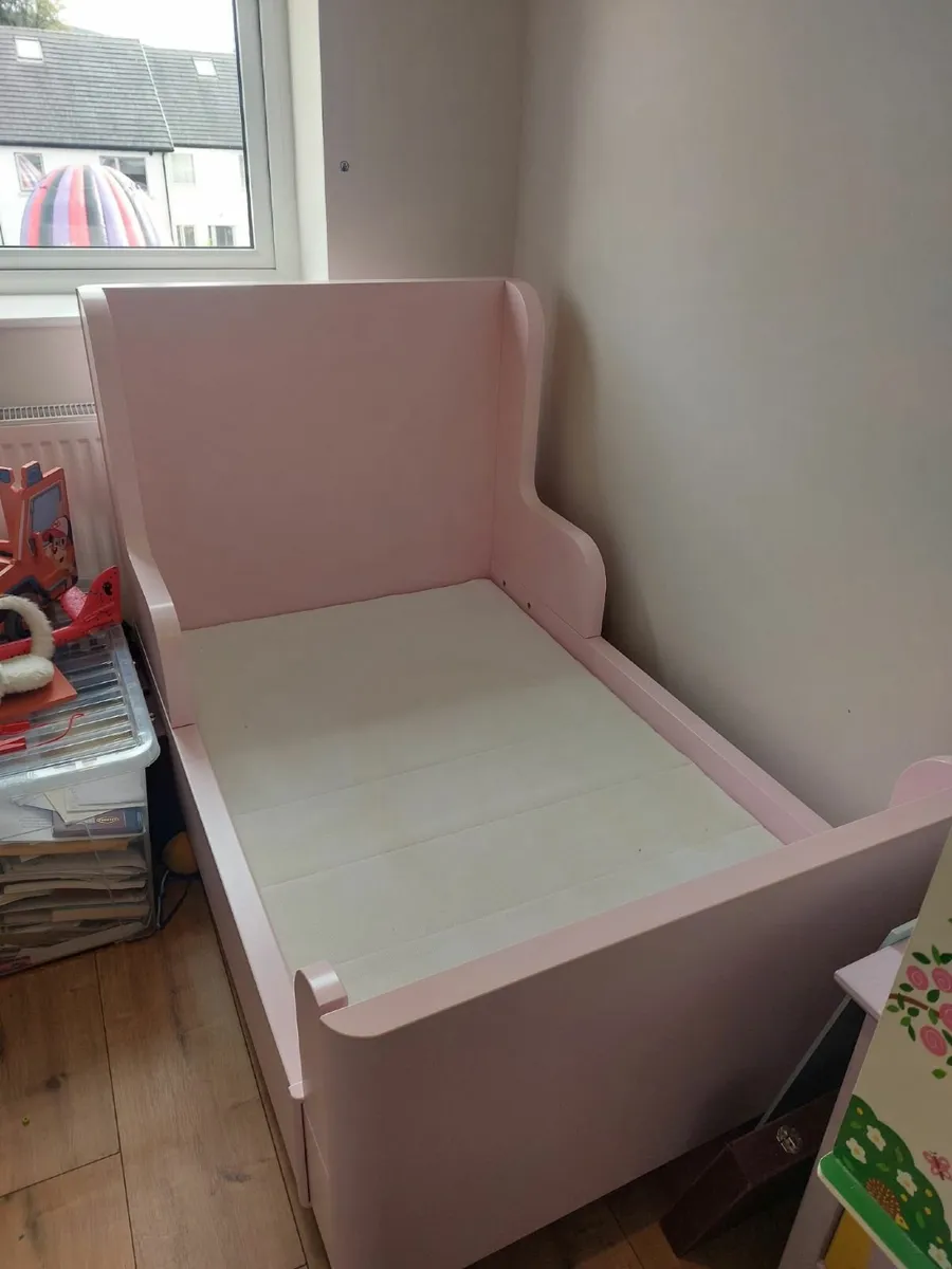 Bed - Image 1