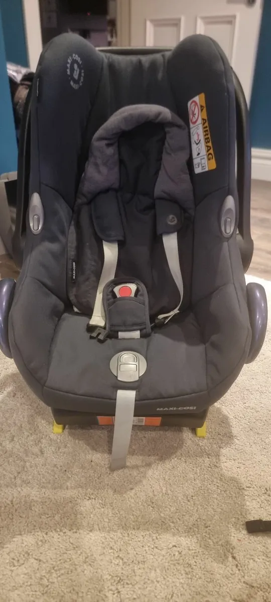 Maxi Cosy Car Seat & Isofix - Image 2