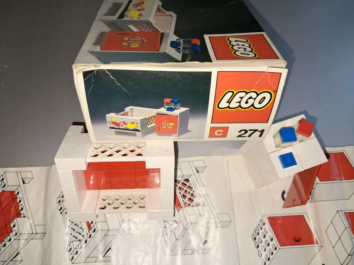 Lego Vintage 271: Bed and Locker - Image 3