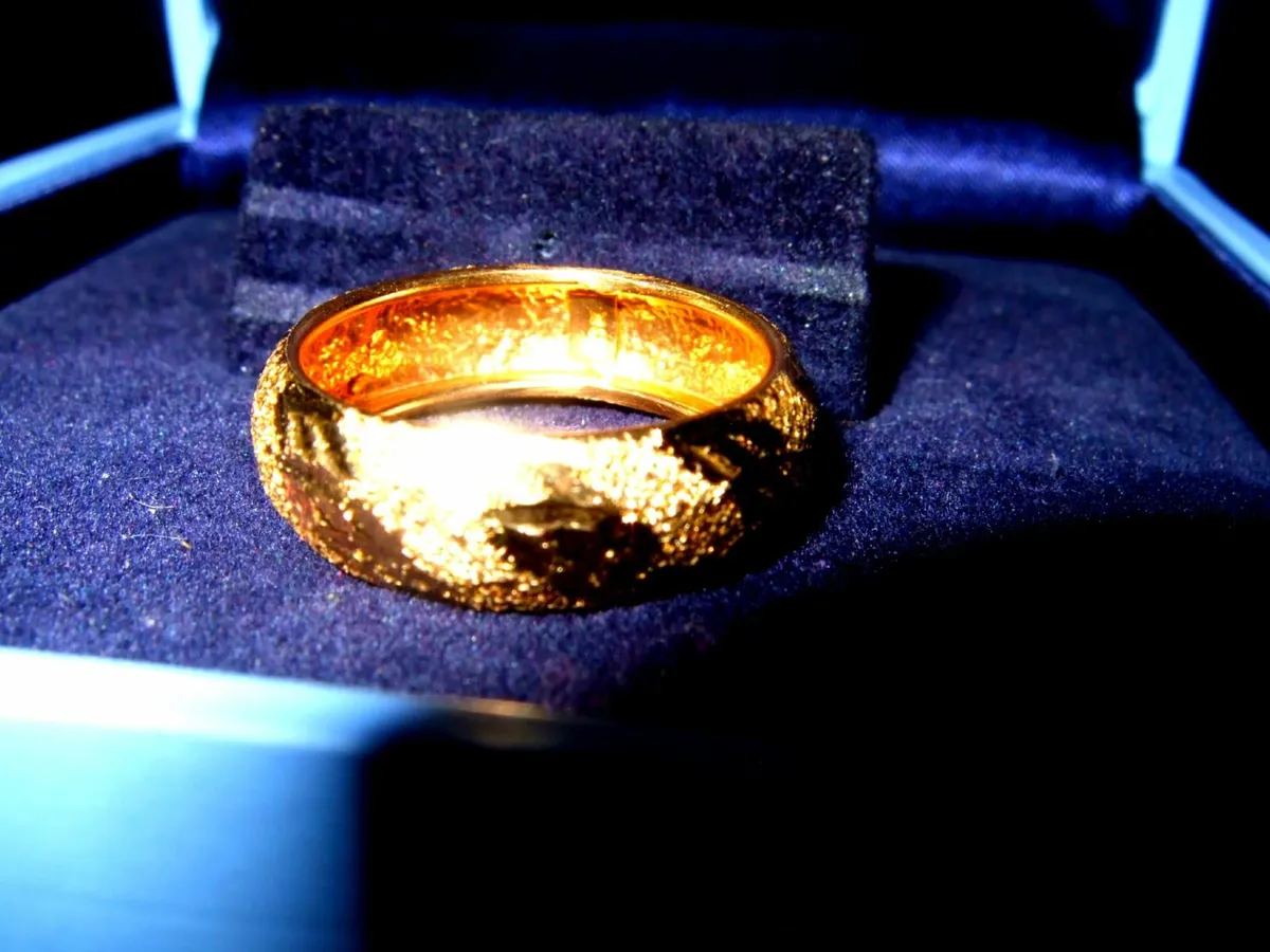 Vintage Hallmarked 9ct Gold Stardust Ring - Image 2