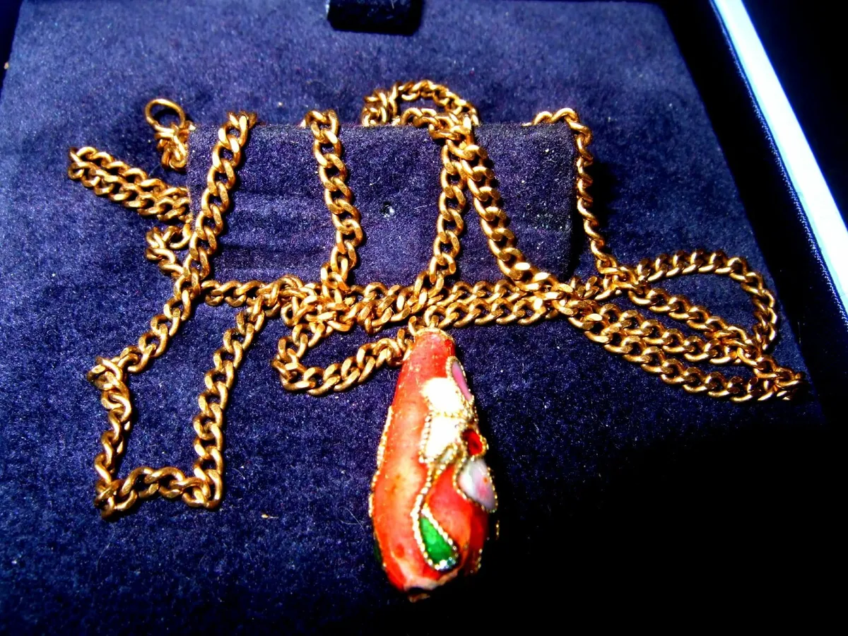 Vintage Hallmarked 9ct Chain & Cloisonne Teardrop - Image 1