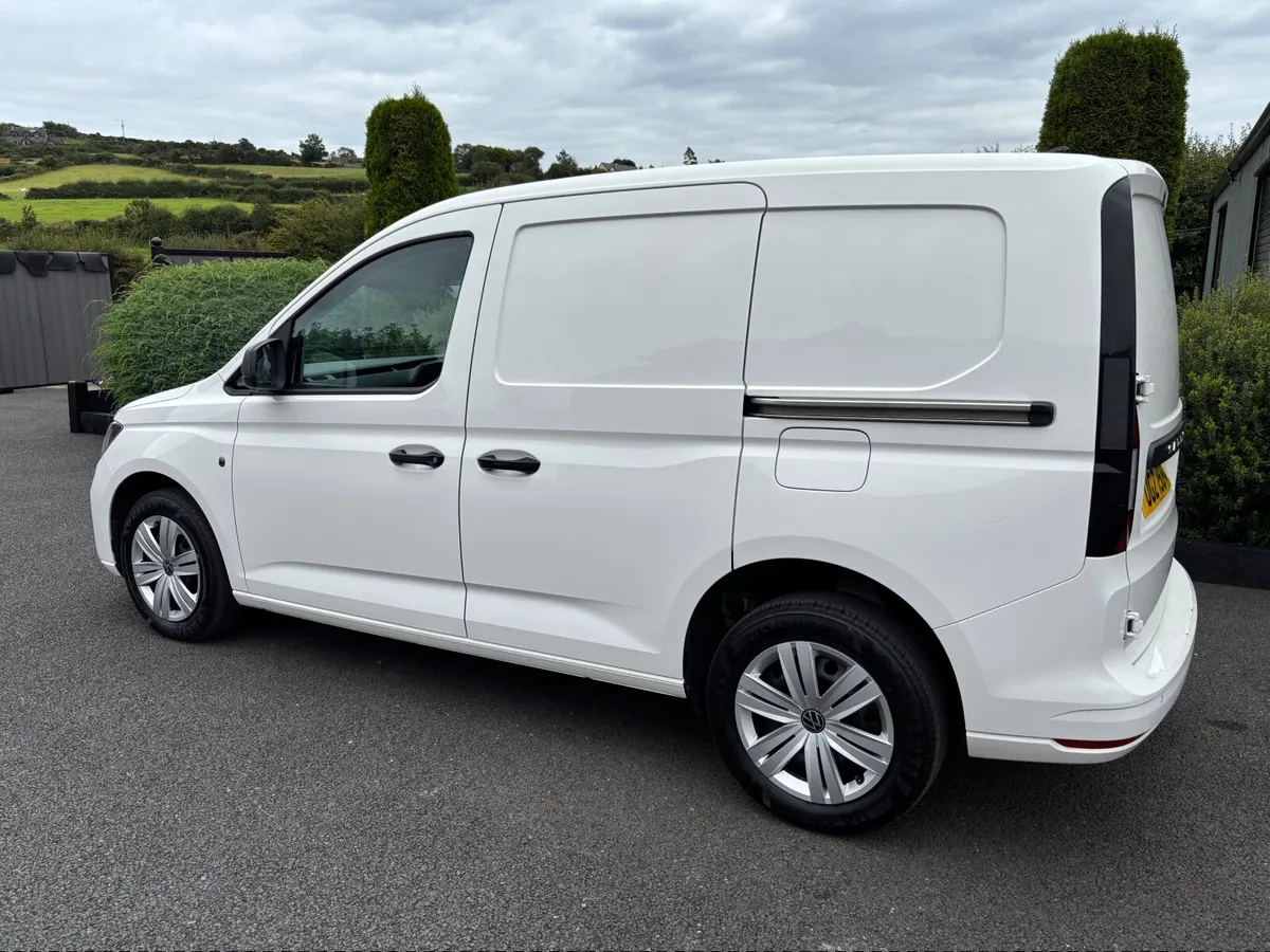 Volkswagen Caddy 2021 - Image 2