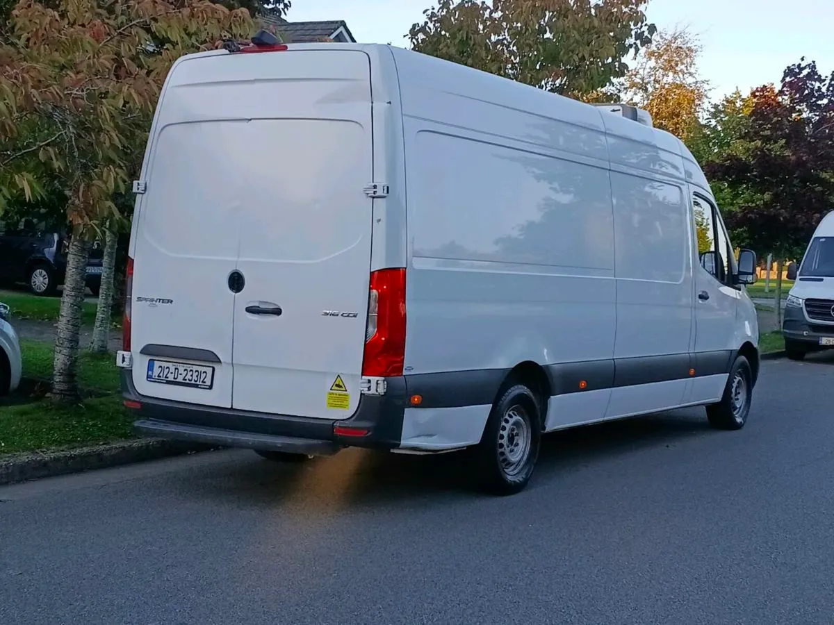 212 Mercedes Sprinter 316CDI 163PS Fridge Freezer - Image 4