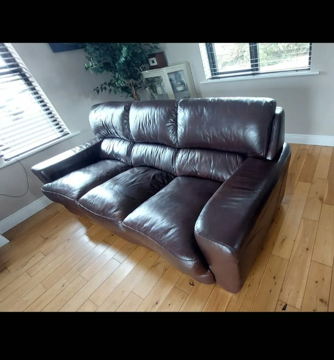 3 piece suite of furniture - Image 1