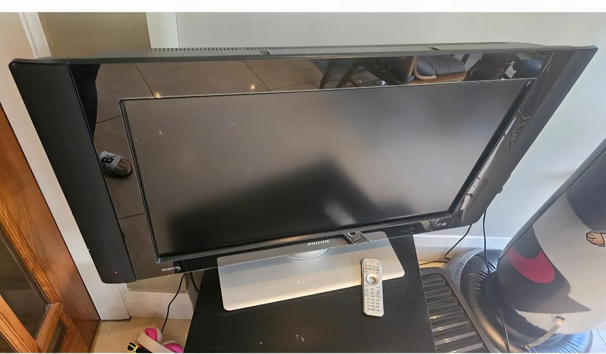 32 inch Phillips TV - Image 3