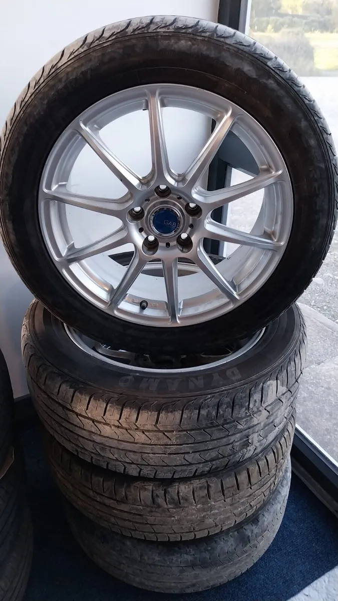 2017 Toyota Camry 17" Alloy Wheels 215/55R17 - Image 2
