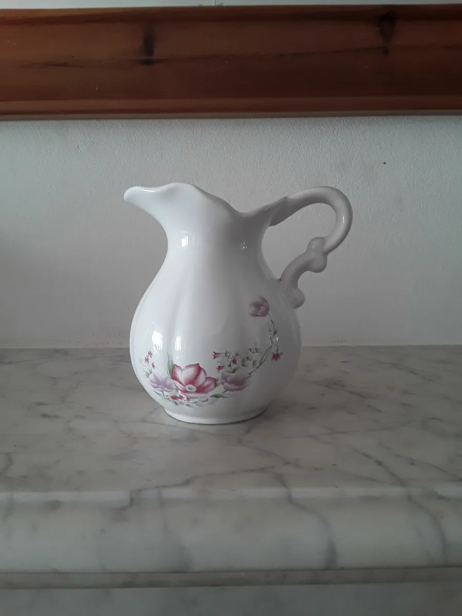 Lovely small ceramic jug - Image 1