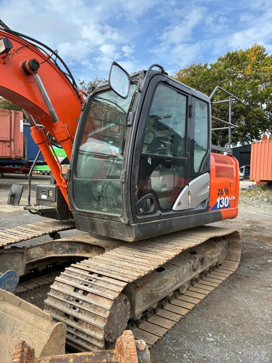Hitachi 130-6 - Image 1