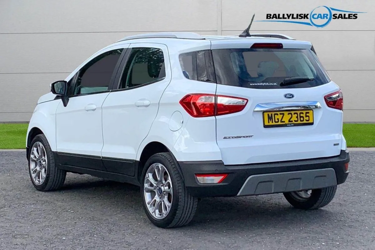 Ford EcoSport 1.0t 100PS Titanium in White With 5 - Image 2