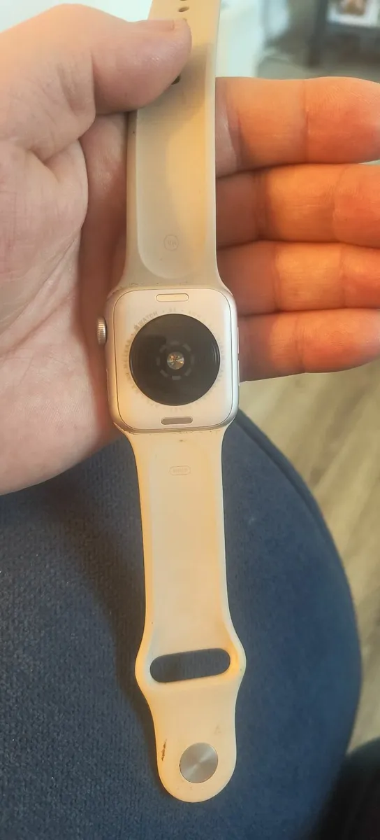 Apple watch SE 44mm 2 gen GPS - Image 2