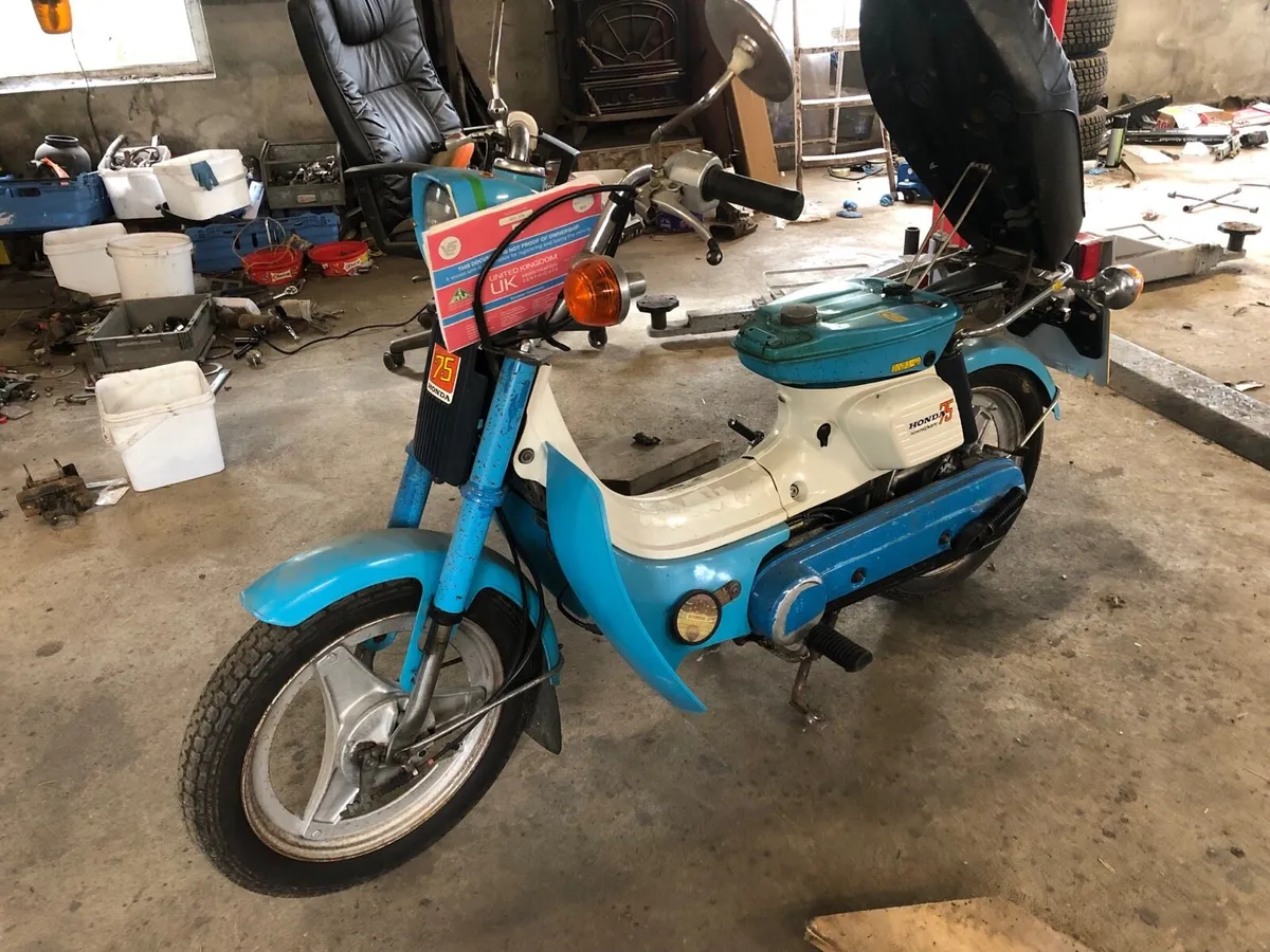 Extremely rare 2 stroke Honda NF75 v matic - Image 1