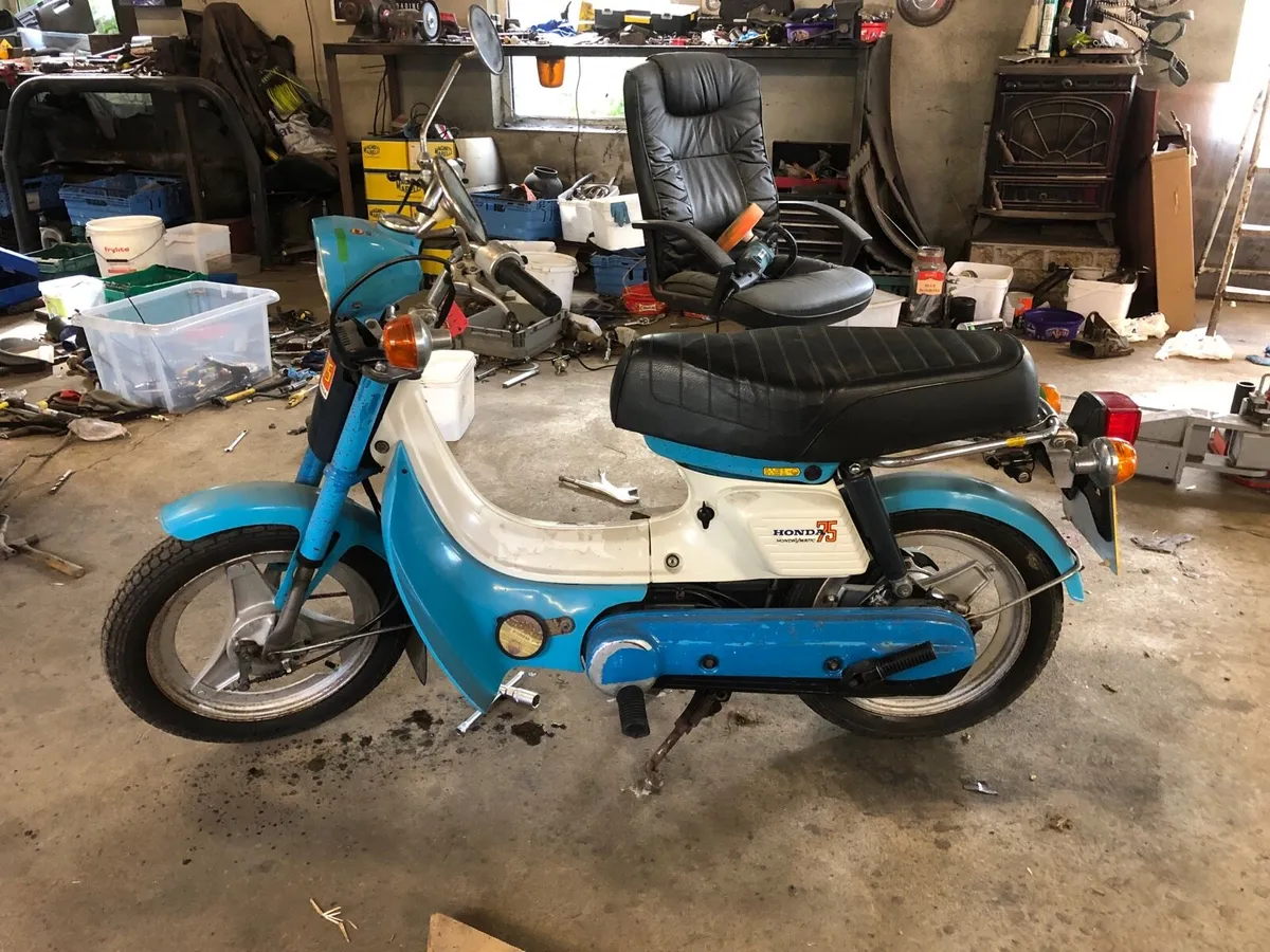 Extremely rare 2 stroke Honda NF75 v matic - Image 2