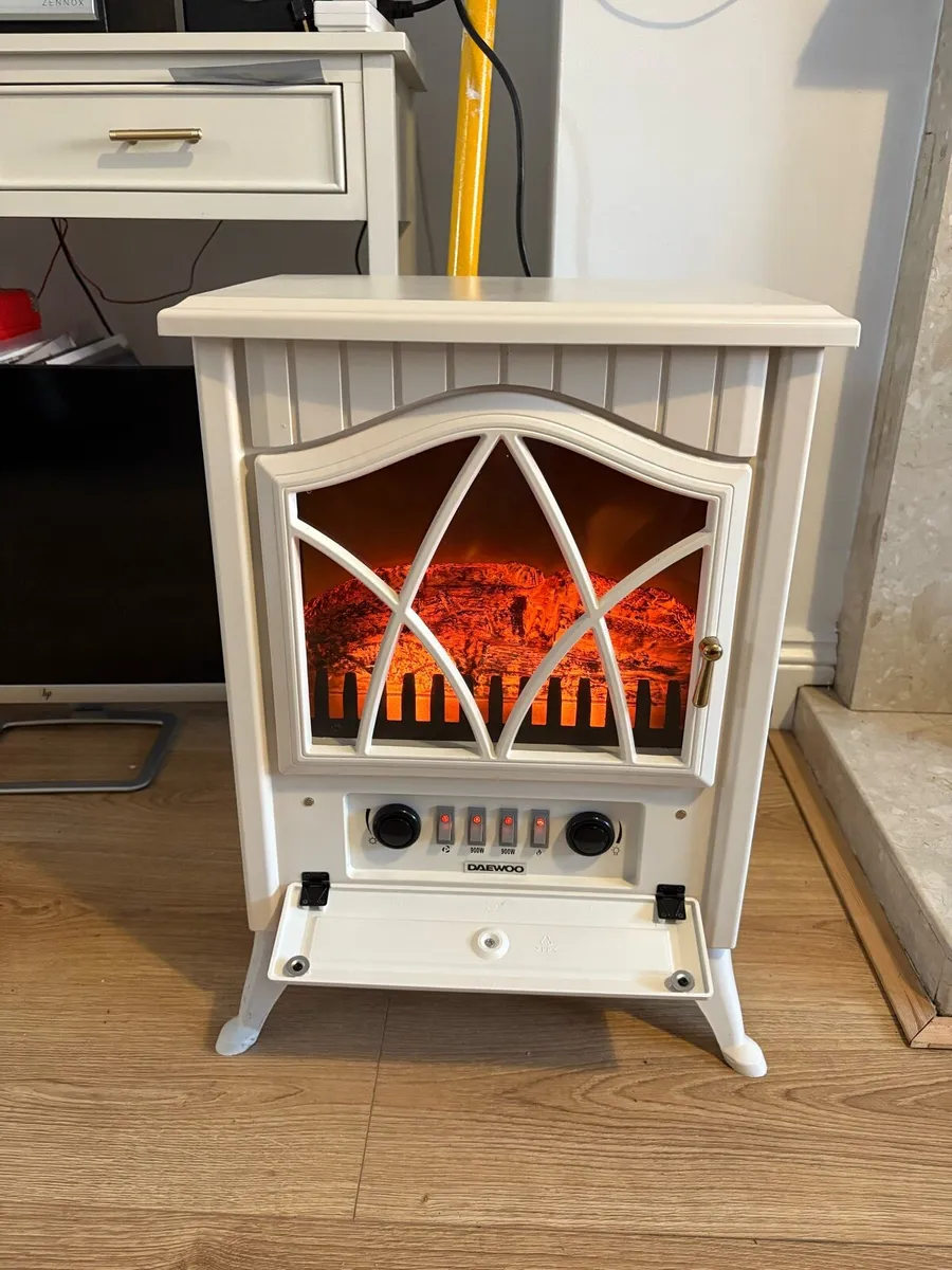 White Electric stove heater - Image 1