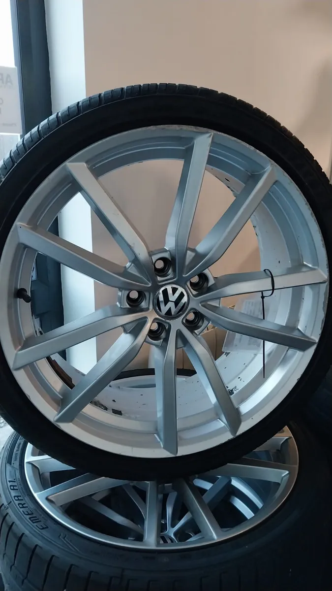 2016 Volkswagen Golf 19" Alloy Wheels Set235/35R19 - Image 1