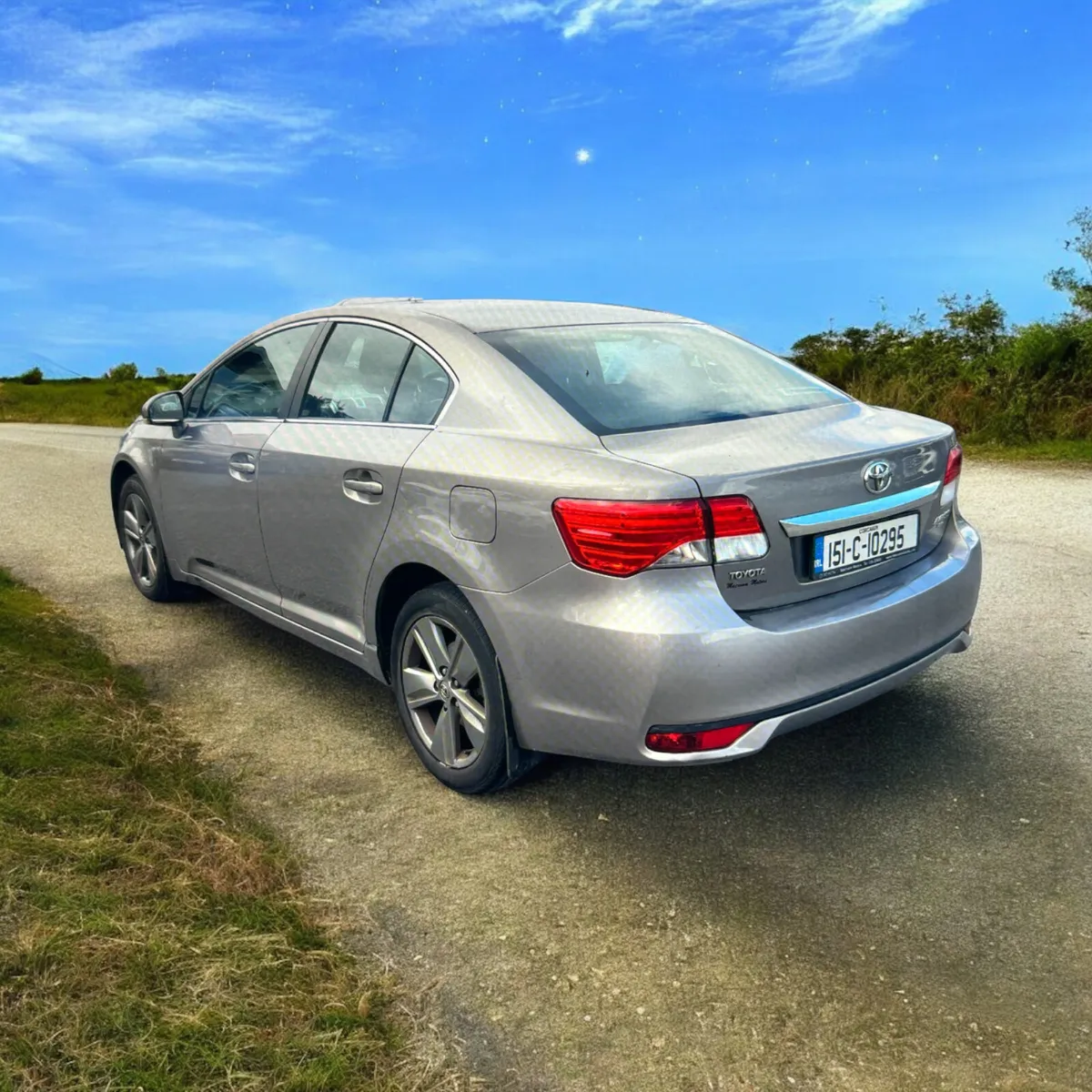2105 Toyota Avensis D-4D 2.0 Saloon Low Miles - Image 2