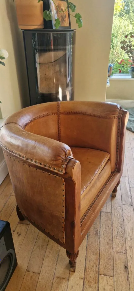 RARE Vintage leather club armchair and Sofa - Image 1