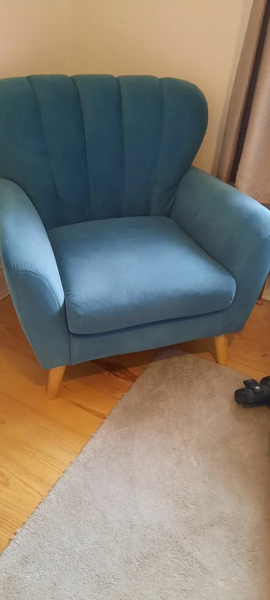 Teal chair/ one seater- bought EZ living - Image 1