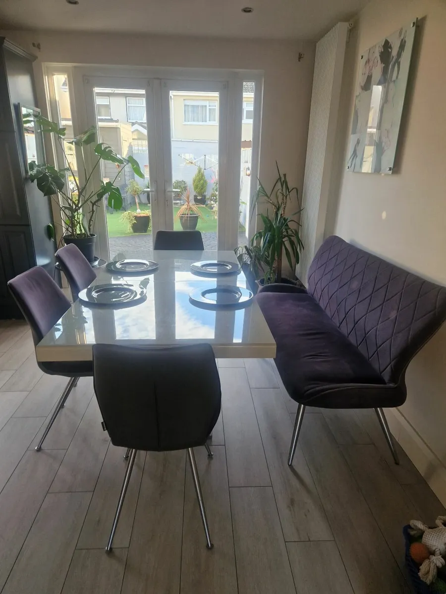 Dining table with chairs - Image 3