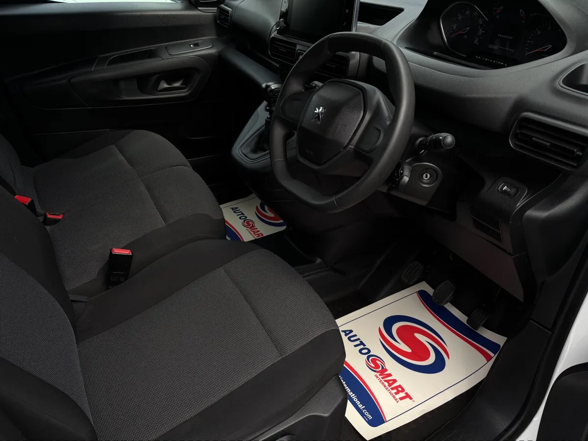 2022 Peugeot Partner Pro Premium - Image 4