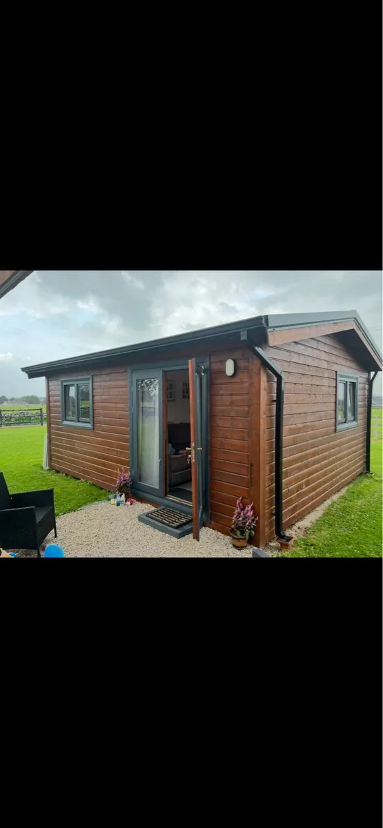 One bed Log cabin (1 bed) - Image 2