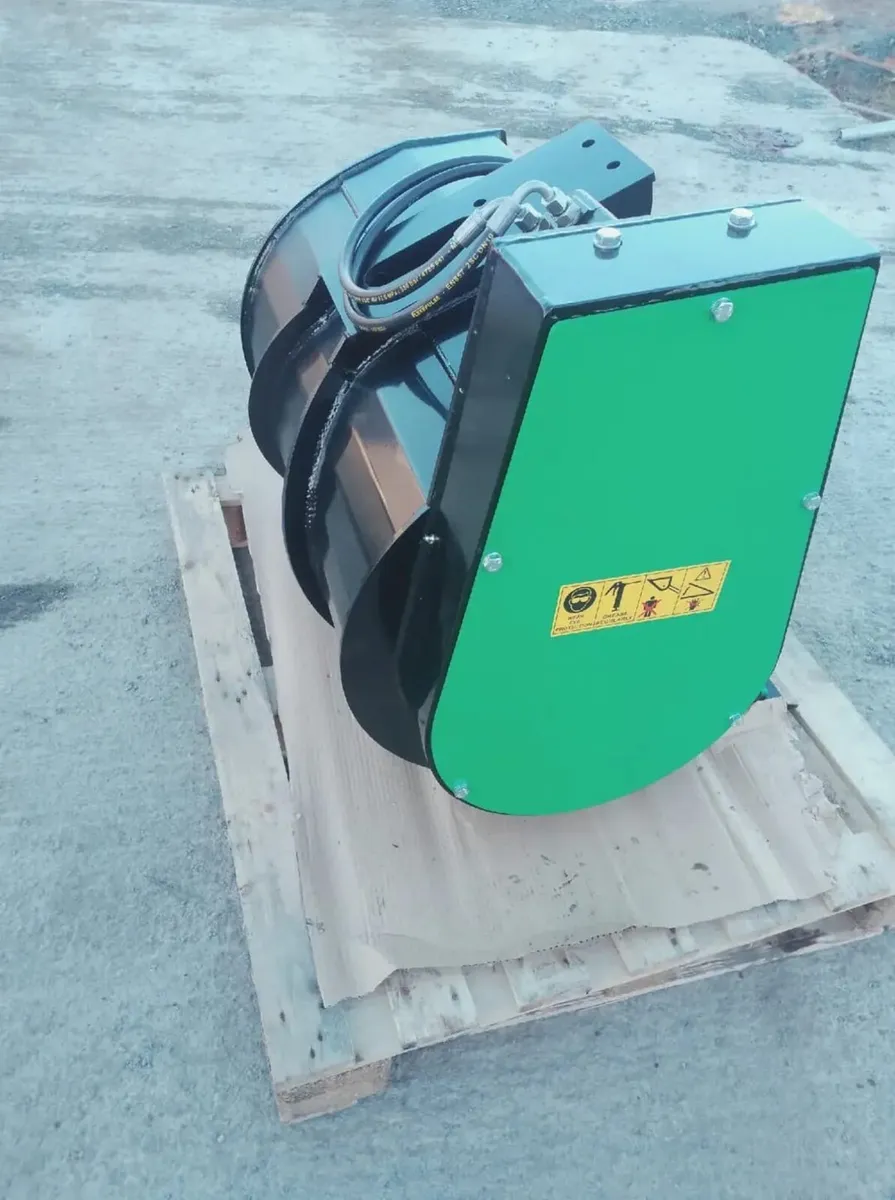 Concrete mixing bucket - Image 1
