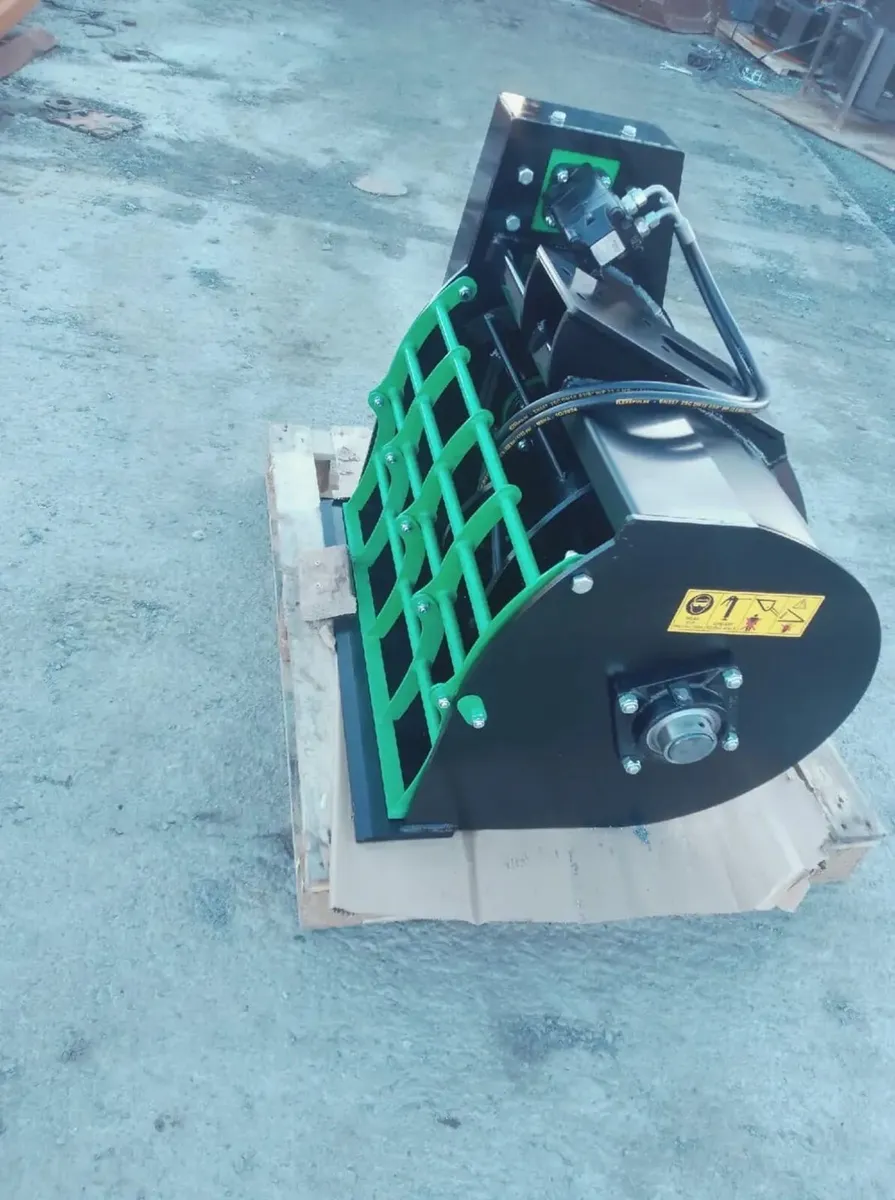 Concrete mixing bucket - Image 3