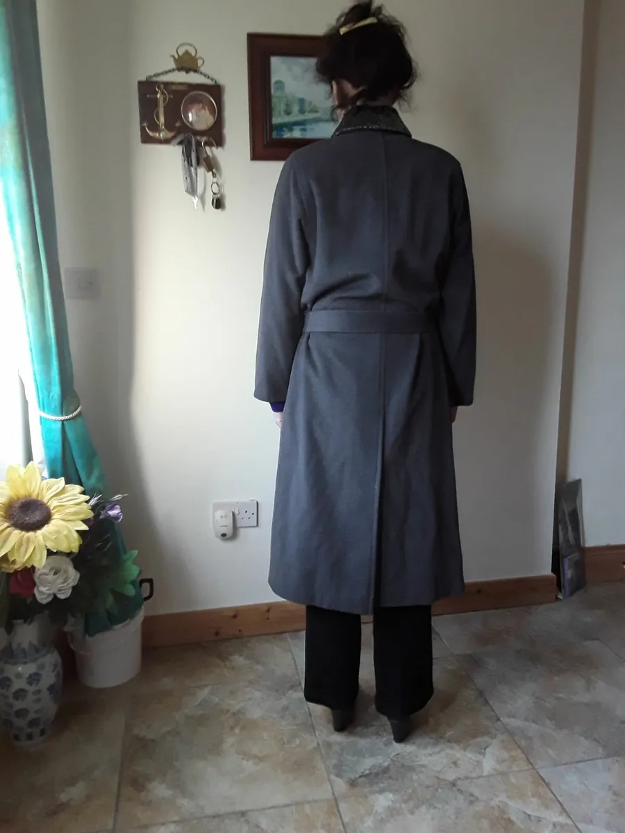 Lovely wallis winter coat as new perfect condition - Image 4