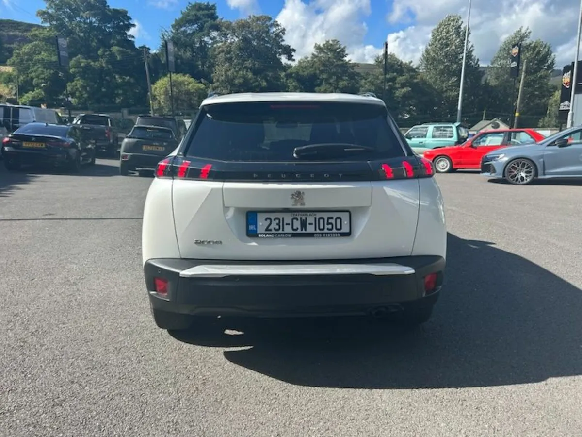 231 Peugeot 2008 Allure 1.2 100 6.4 4DR, - Image 4