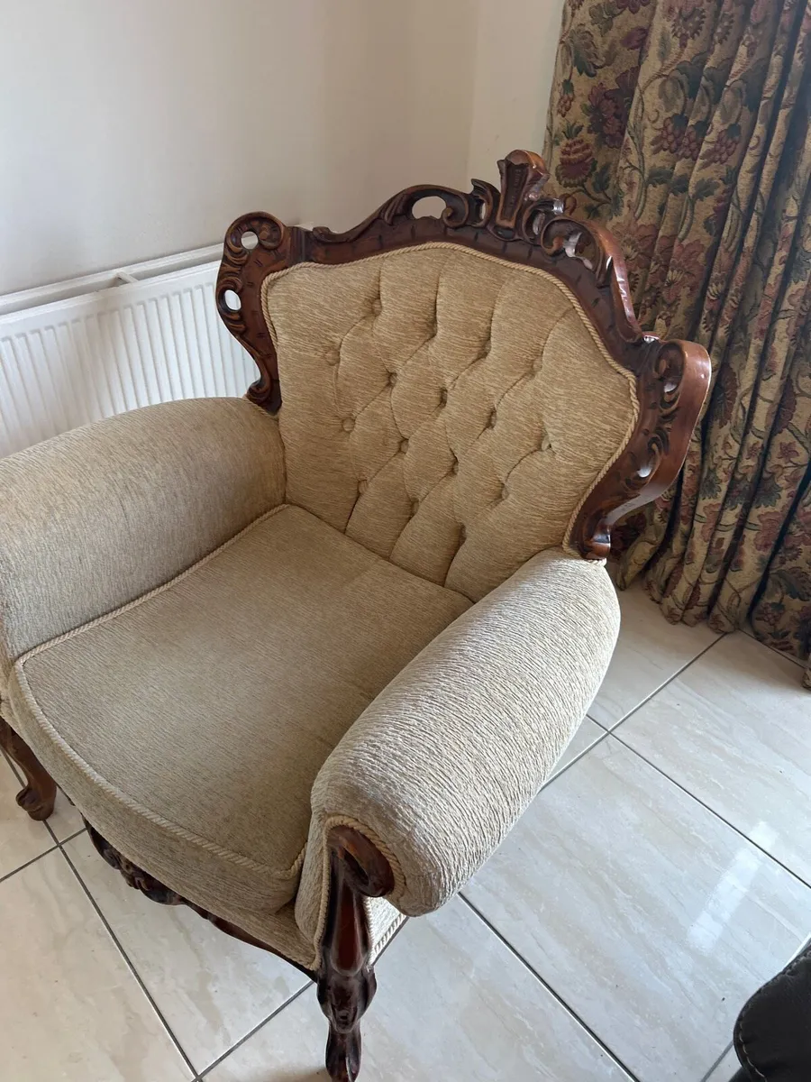 Arm chair - Image 1