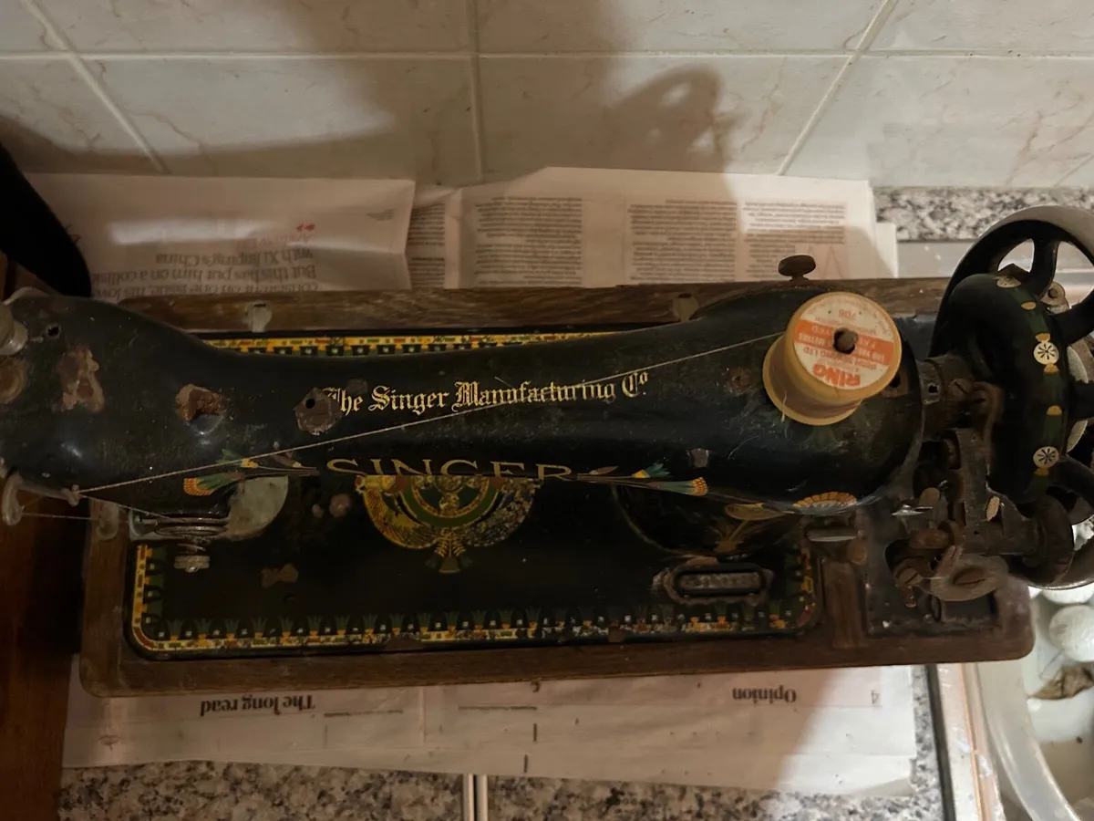 Singer sewing - Image 2