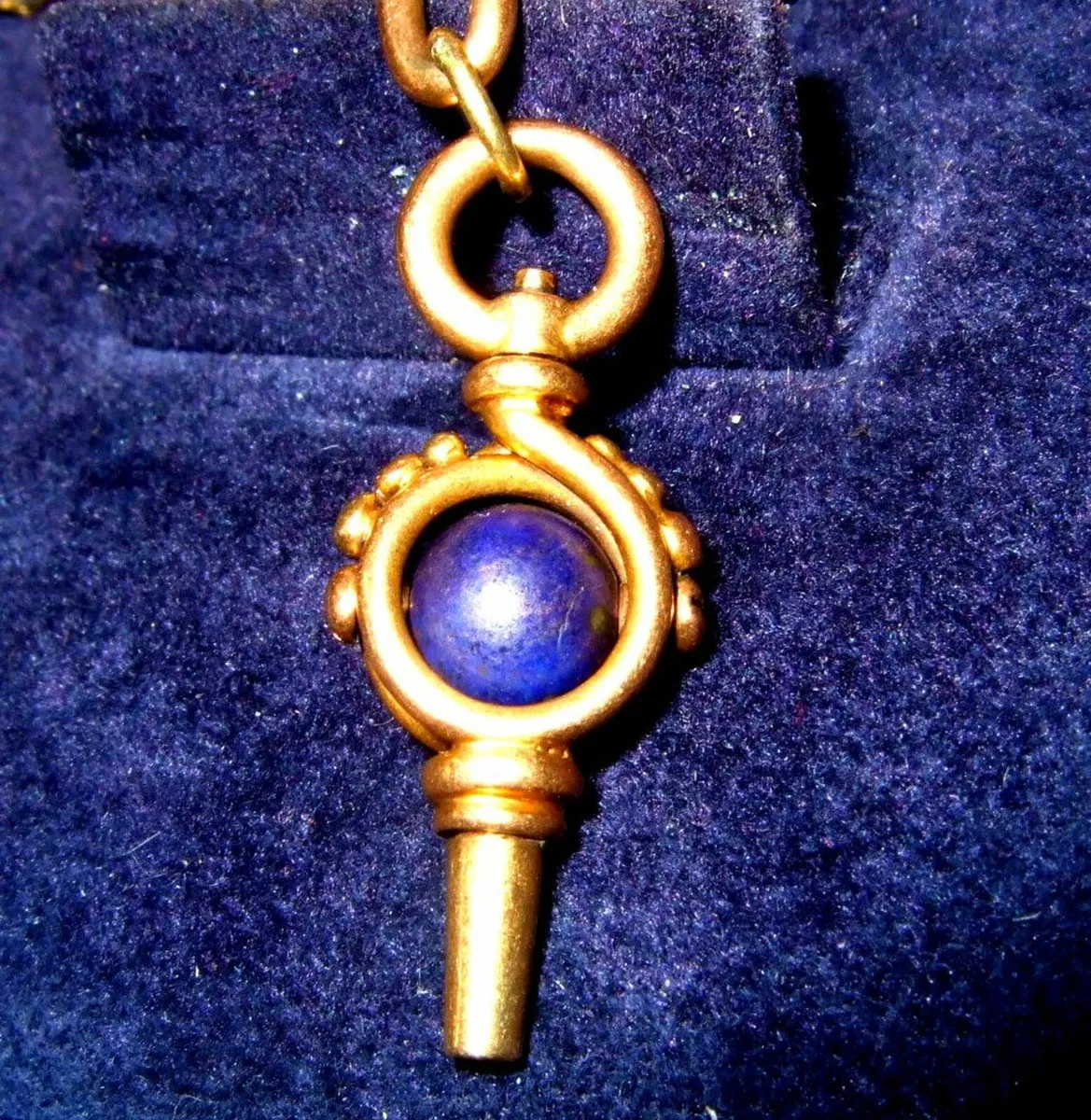 Vintage 9ct Gold 'Bellows' Pendant/Charm - Image 4