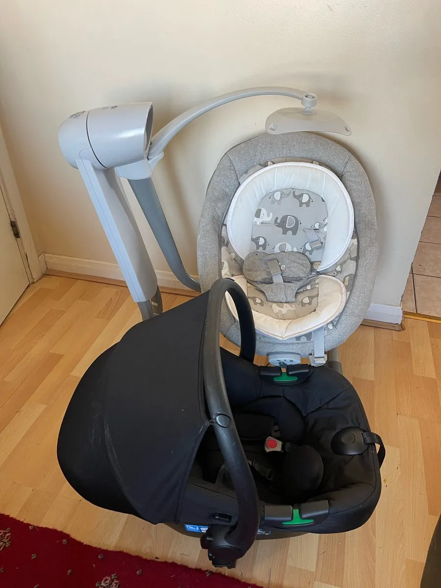 Baby swing and car seat - Image 2