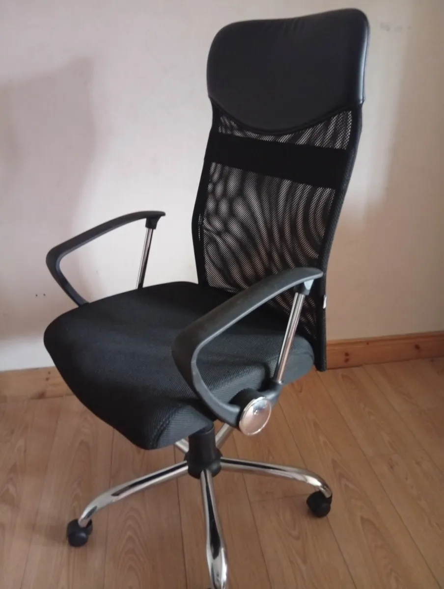Professional computer office swivel chair 6months - Image 1
