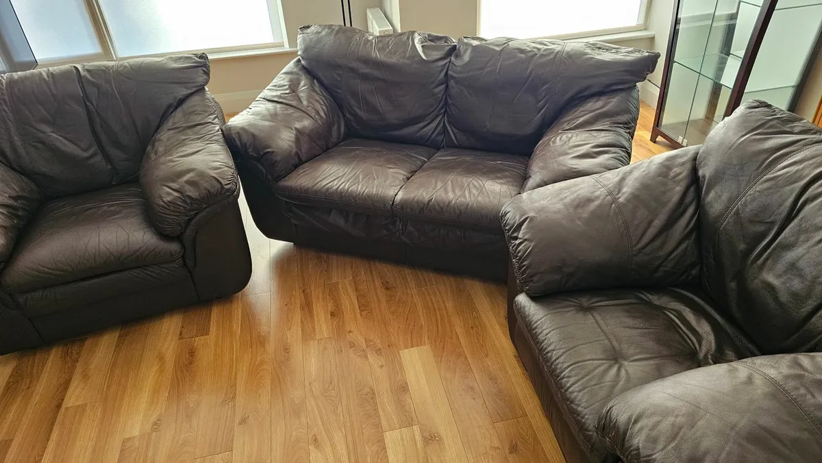 Leather couch & armchairs - Image 2