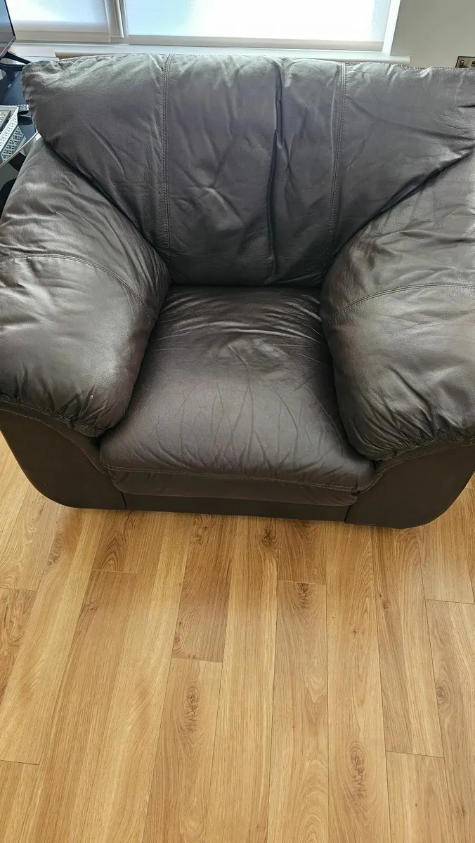 Leather couch & armchairs - Image 3