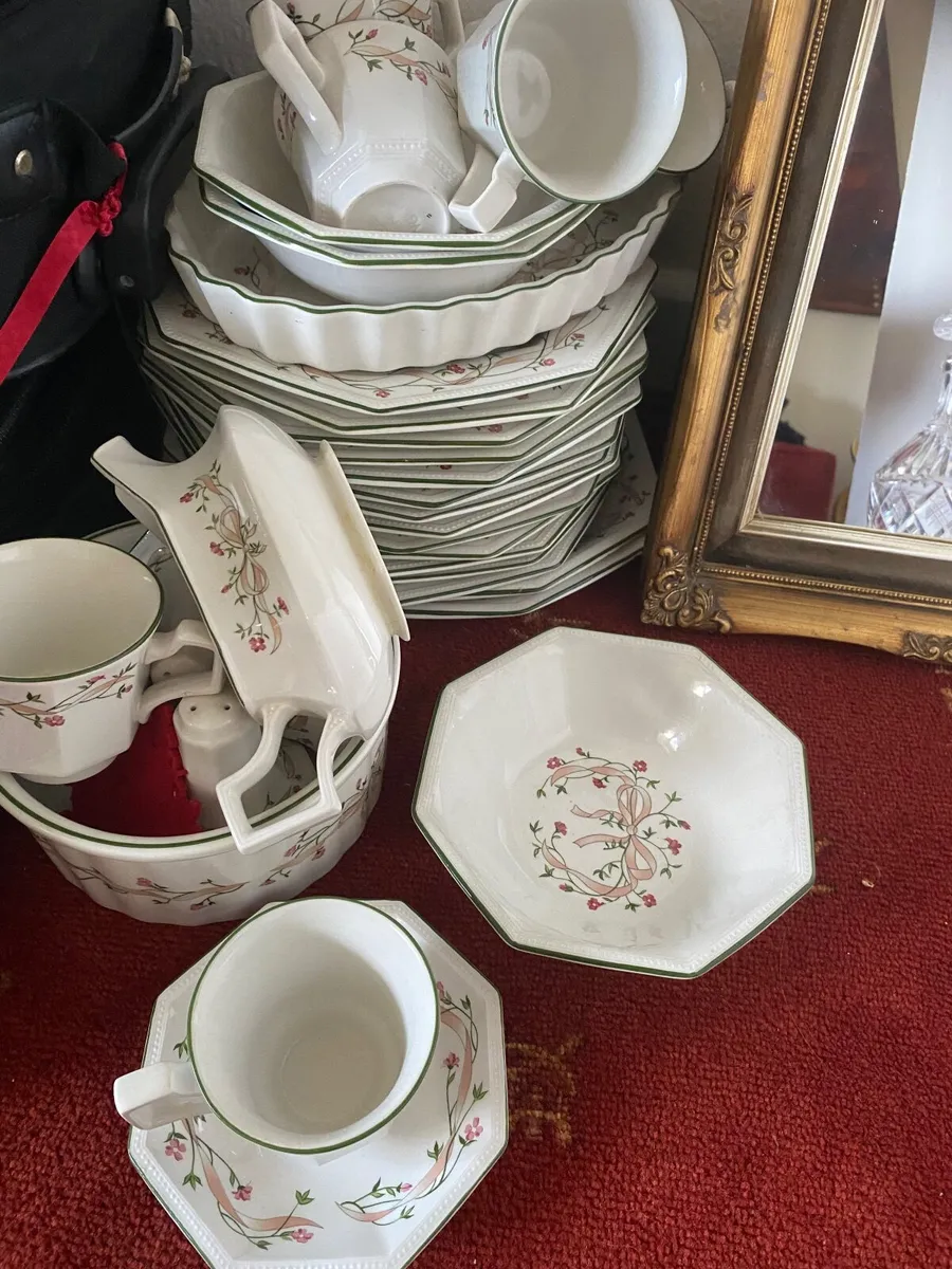 Dinner set