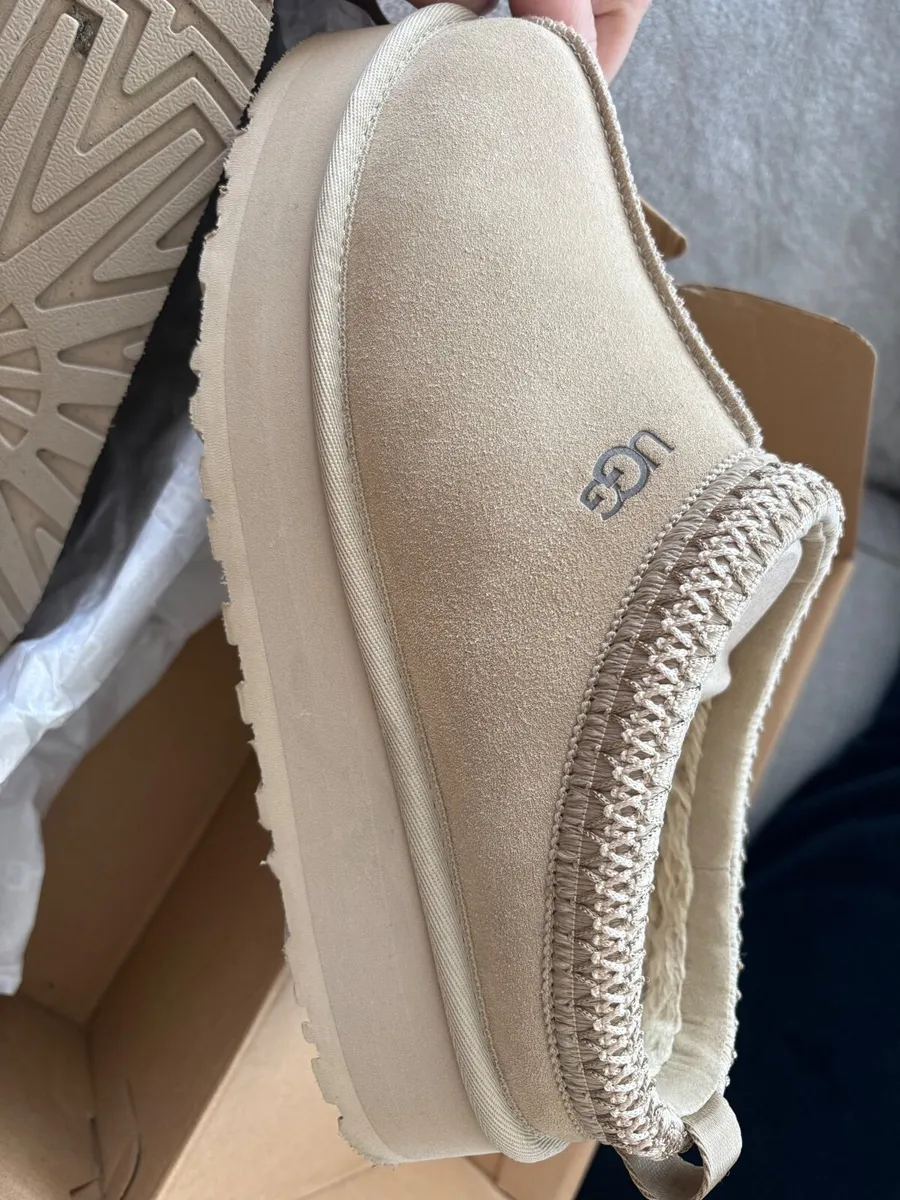 Ugg - Image 4