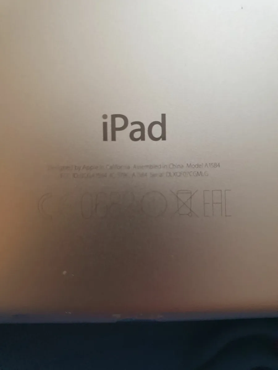 Ipad a1584 - Image 2