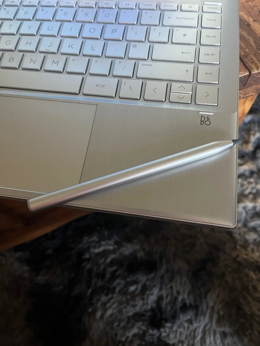 HP Pavilion x360 convertible Laptop with pen. - Image 3