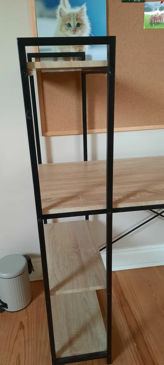 Really good quality desk - As New - Image 4