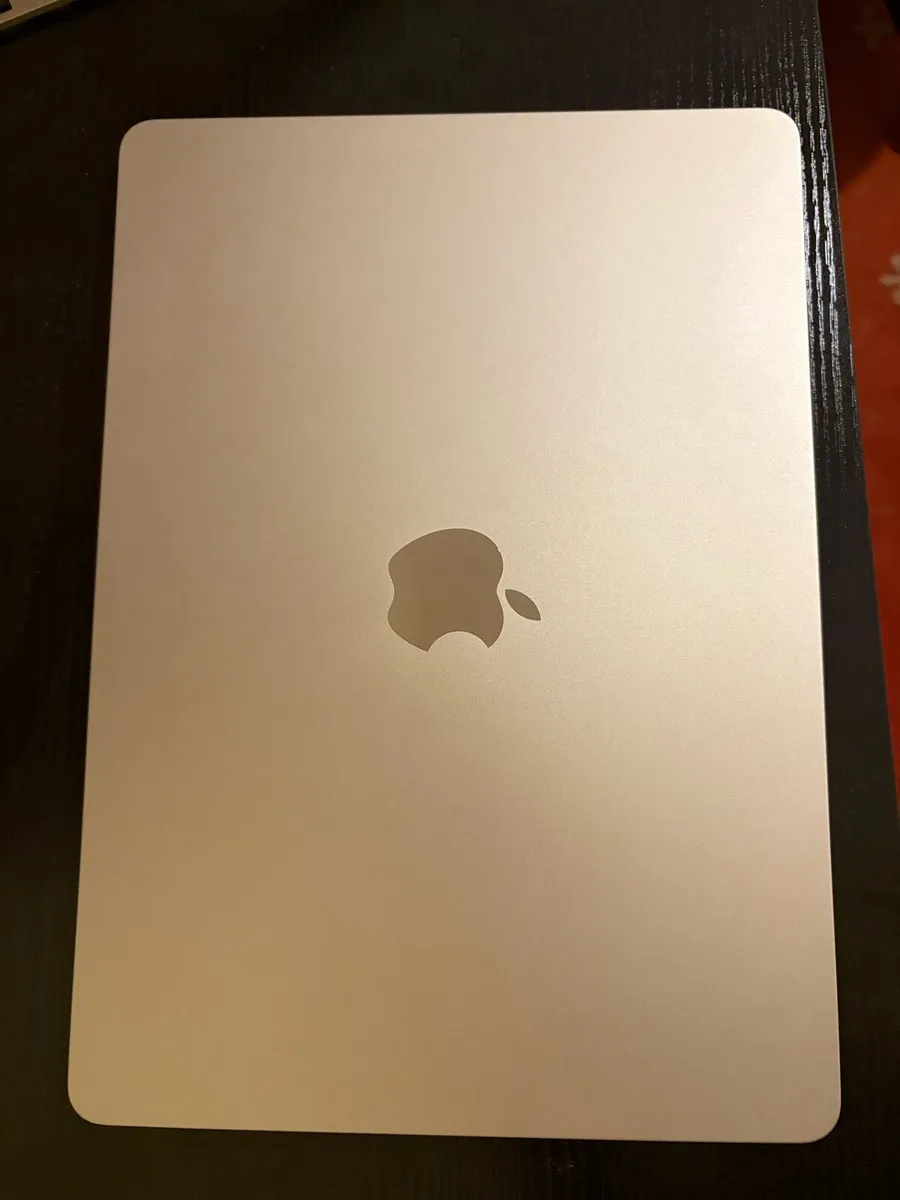 MacBook Air M3 - Image 1