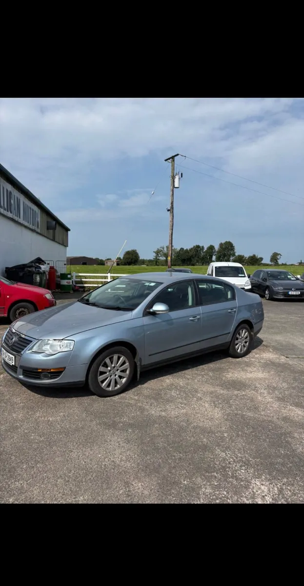 Volkswagen Passat 2008 - Image 2