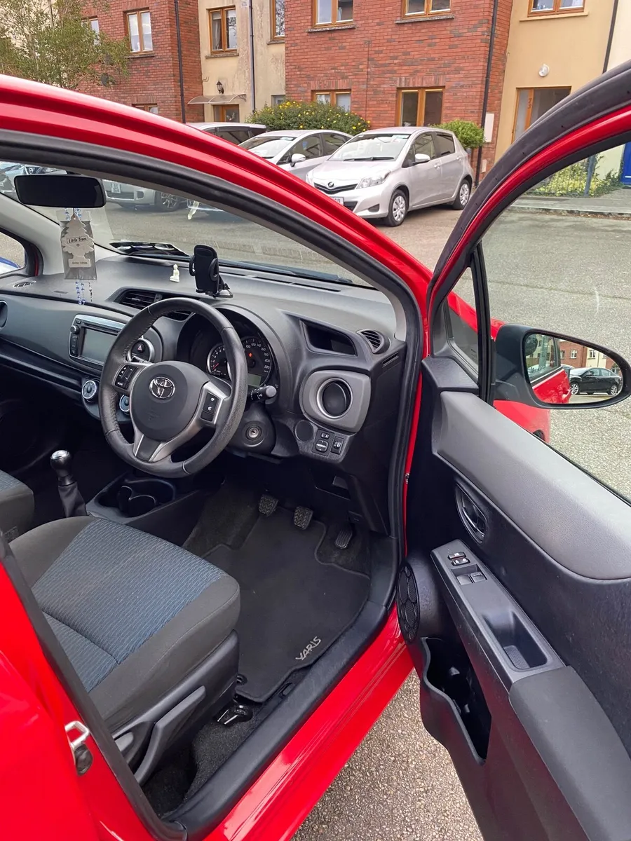 Toyota Yaris 2012 - Image 4