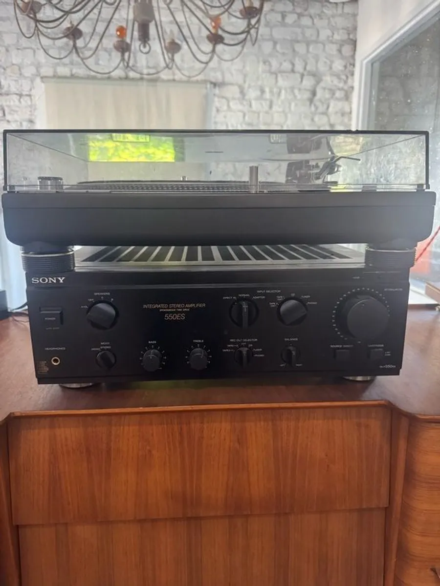 Sony TA-550ES stereo amplifier - Image 1