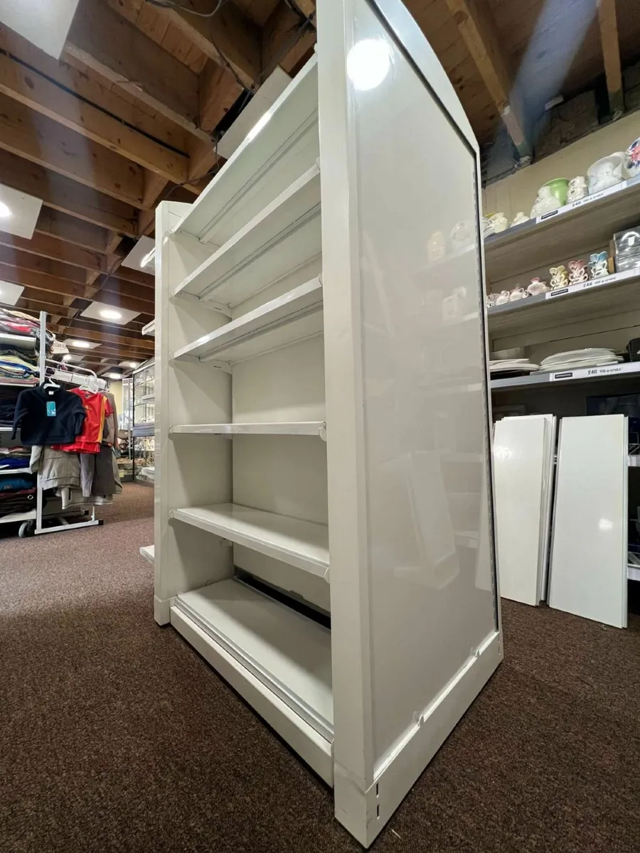 Single Bay of gondola shop shelving - Image 1